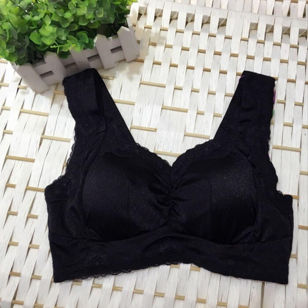 brand new black wireless bra